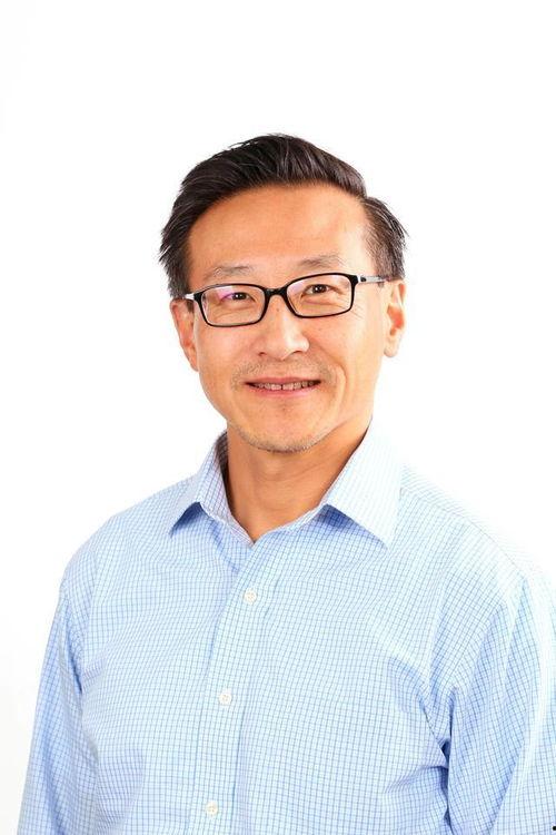 蔡崇信的个人资料,阿里巴巴集团资深合伙人，商业领袖与慈善家的人生轨迹